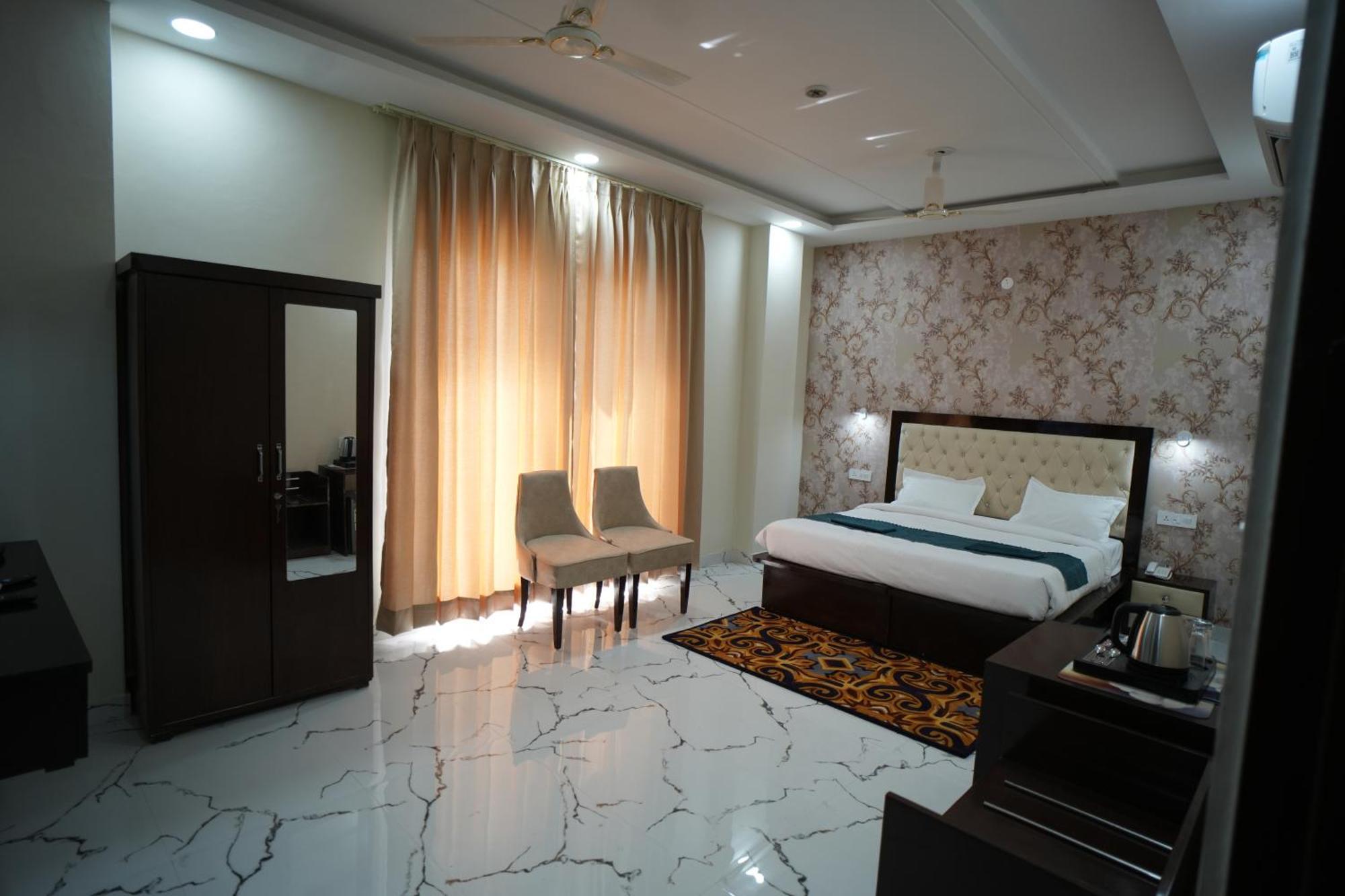 Hotel Seven Star Durg Exterior foto